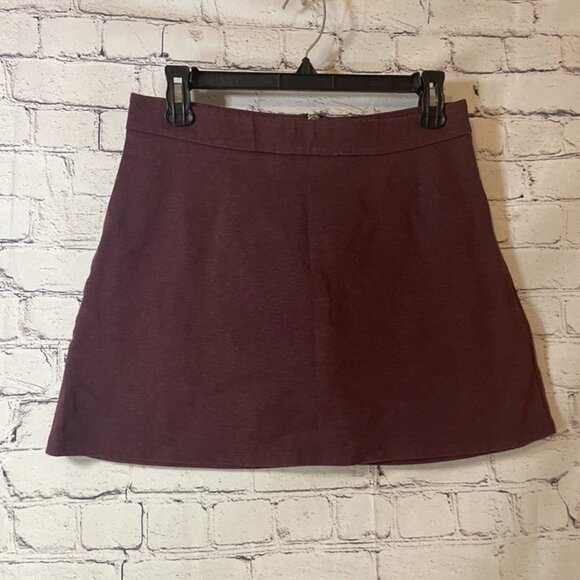 Forever 21 Burgundy Mini Skirt Zipper - size Medium - Women's - Picture 1 of 6